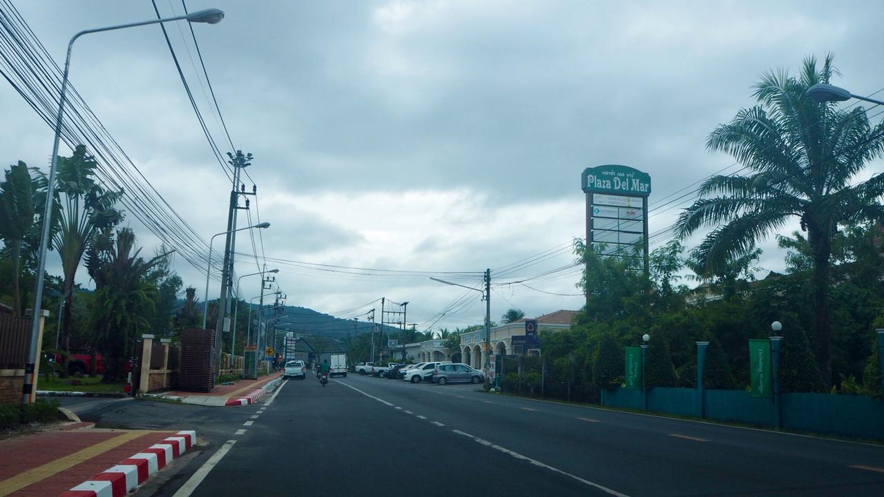 Villa Somewhere Phuket Thalang Exteriör bild